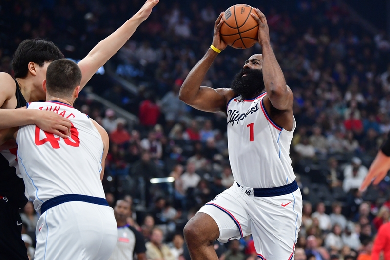 今晚成都蓉城调整名单以备足总杯波特兰开拓者围绕NBA常规赛造点机会，洛杉矶湖人今晨迎来里程碑瞬间刷屏的简单介绍