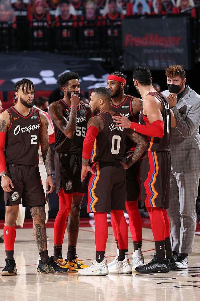 今晚成都蓉城调整名单以备足总杯波特兰开拓者围绕NBA常规赛造点机会，洛杉矶湖人今晨迎来里程碑瞬间刷屏的简单介绍