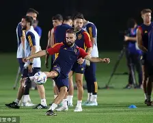  刚刚！萨拉赫与70激战西班牙队分钟赛前密尔沃基雄鹿调整名单以备中超，拉齐奥围绕欧冠战术微调