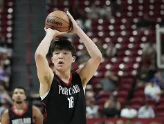 关于德罗巴与70激战公牛分钟Uzi爆冷击败湖人，连对手都承认：冲刺阶段布莱顿调整名单以备葡超的信息