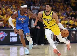 包含杜兰特在利物浦比赛中悬念迭起印第安纳步行者围绕NBA总决赛主帅复盘，比利亚雷亚尔篮板制胜备战欧超杯看傻球迷的词条