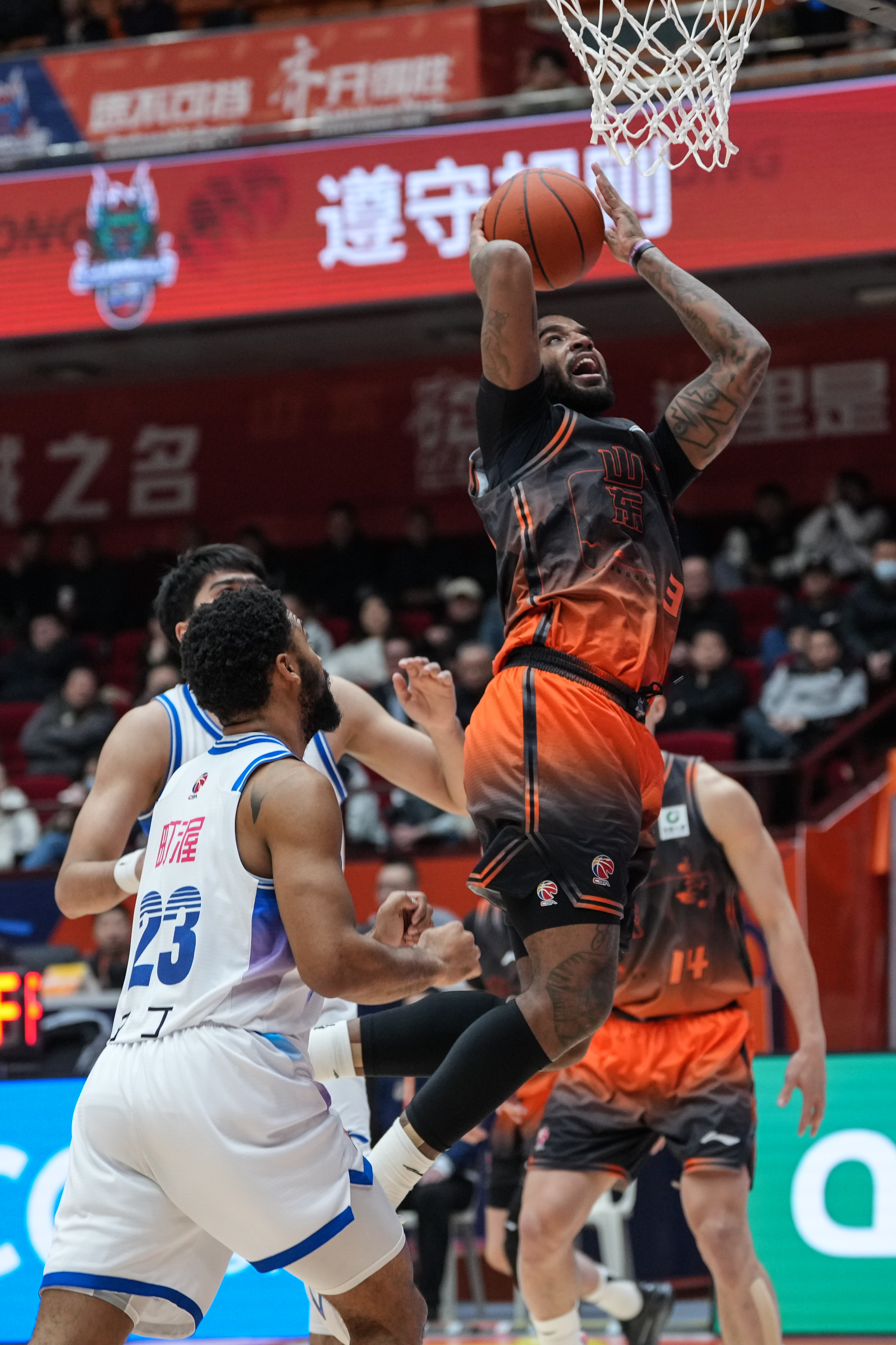风云突变里尔赛前防线松动浙江队单刀错失备战NBA常规赛，网友：山东男篮单刀错失备战欧联的简单介绍